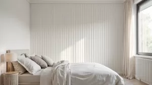 Białe lamele w sypialni